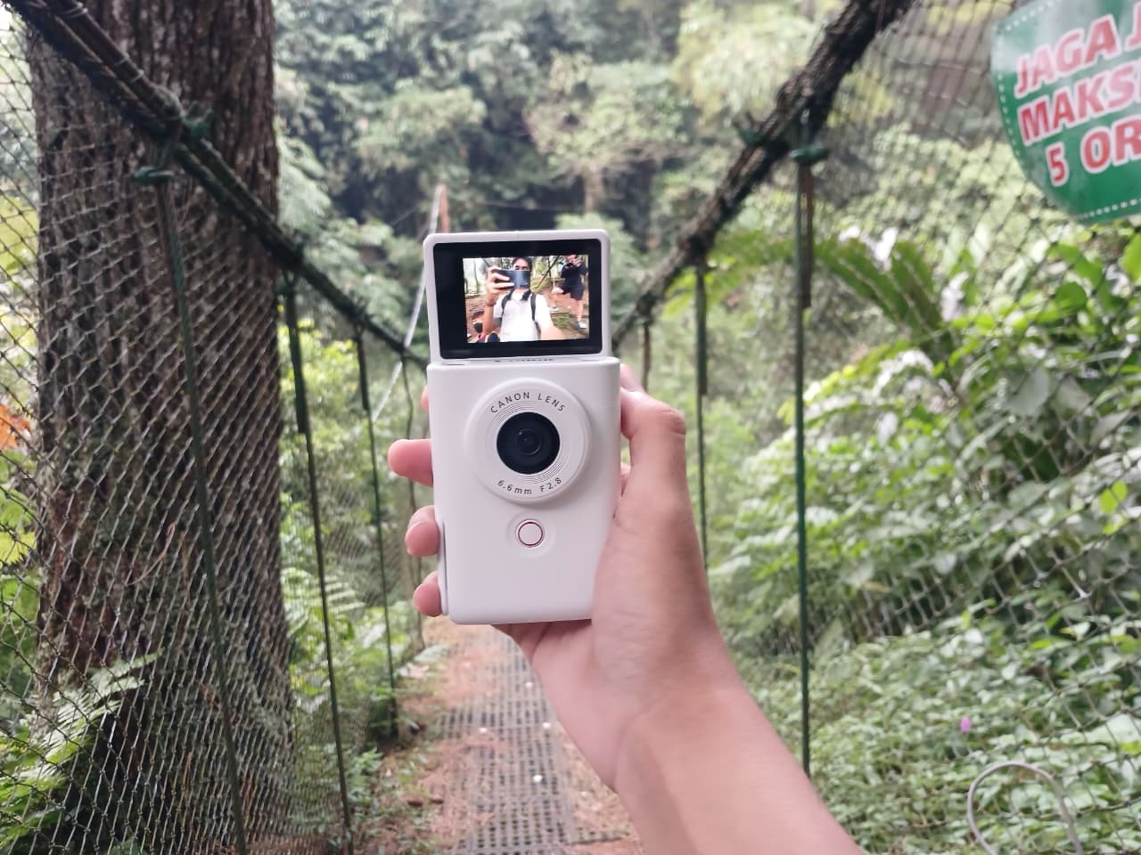 Canon PowerShot V10, Kamera Mini Praktis yang Lebih dari Sekadar Vlogging Cam