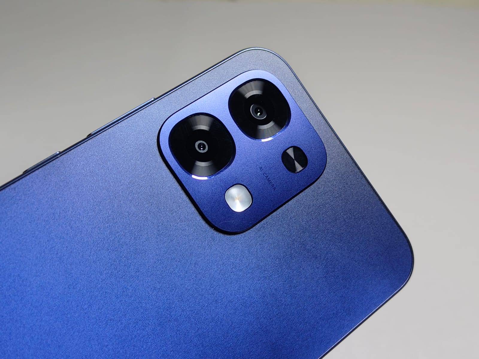 Review Oppo A6 Pro 5G: Harga Rp4 Jutaan 7000 mAh dan Tahan Air Beneran