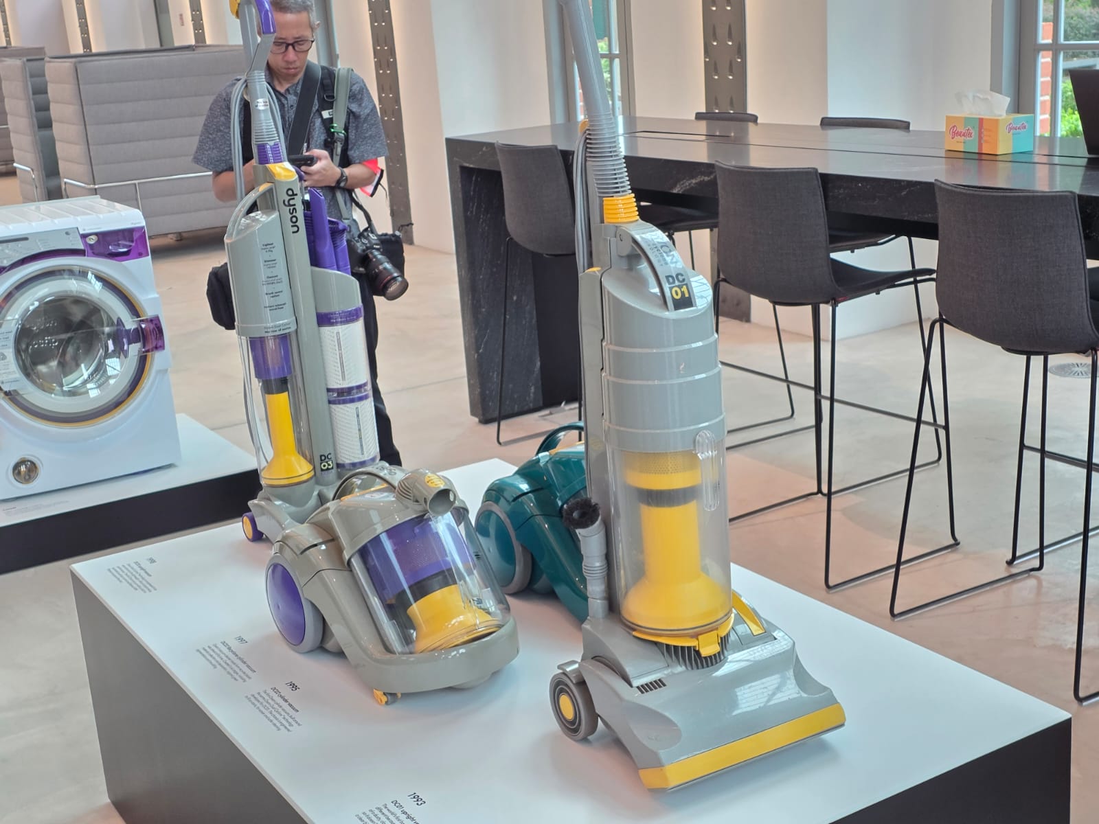 Lihat Inovasi Dyson di Kantor Pusat, dari Vacuum Cleaner Hingga Air Purifier