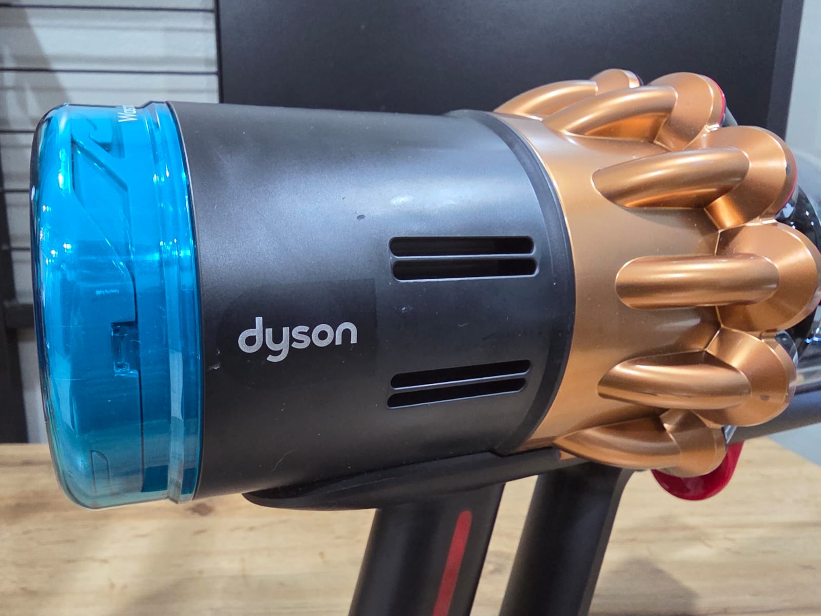 Dyson V16 Piston Animal, Canggih dan Tenaganya Luar Biasa