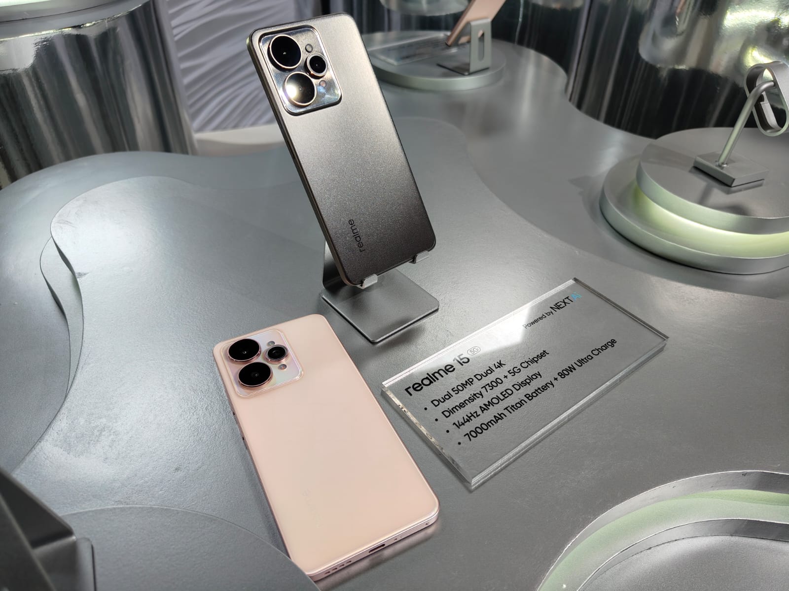 Perbedaan Spesifikasi dan Harga Realme 15 5G vs Realme 15 Pro 5G Indonesia