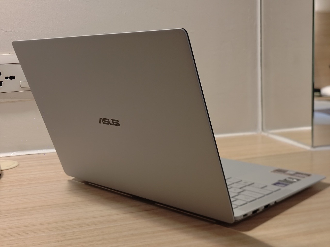 ASUS ExpertBook Ultra - 2a
