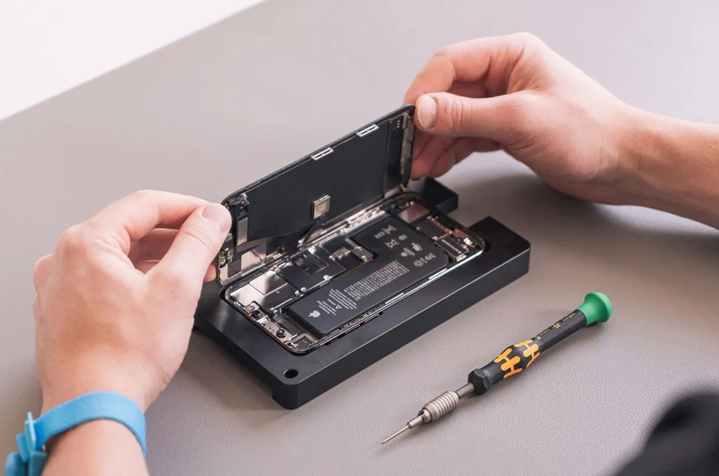 DIY-Apple-device-repairs-now-fully-supported-in-Canada