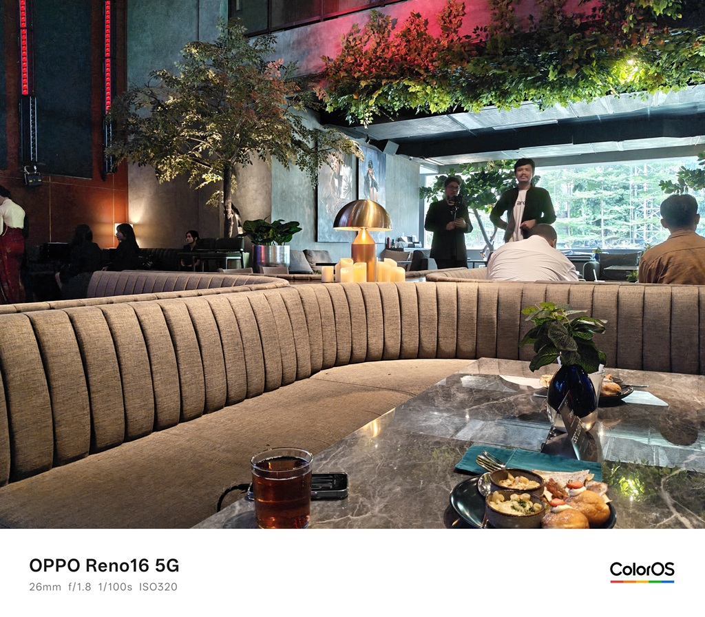 Review Oppo Reno16 5G, HP Ukuran Ringkas Tampilan Premium yang Minim Kekurangan