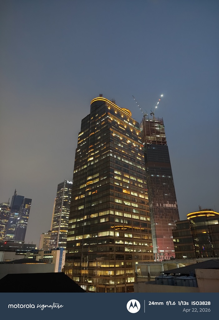 Jajal Kamera Motorola Signature di Bus Wisata Jakarta