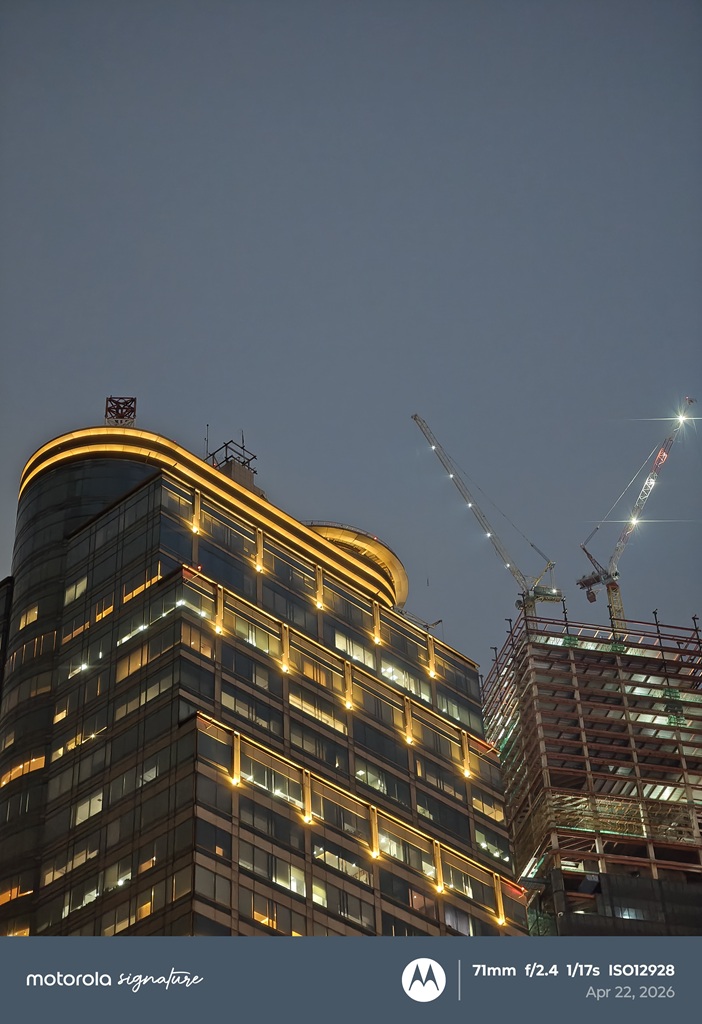 Jajal Kamera Motorola Signature di Bus Wisata Jakarta