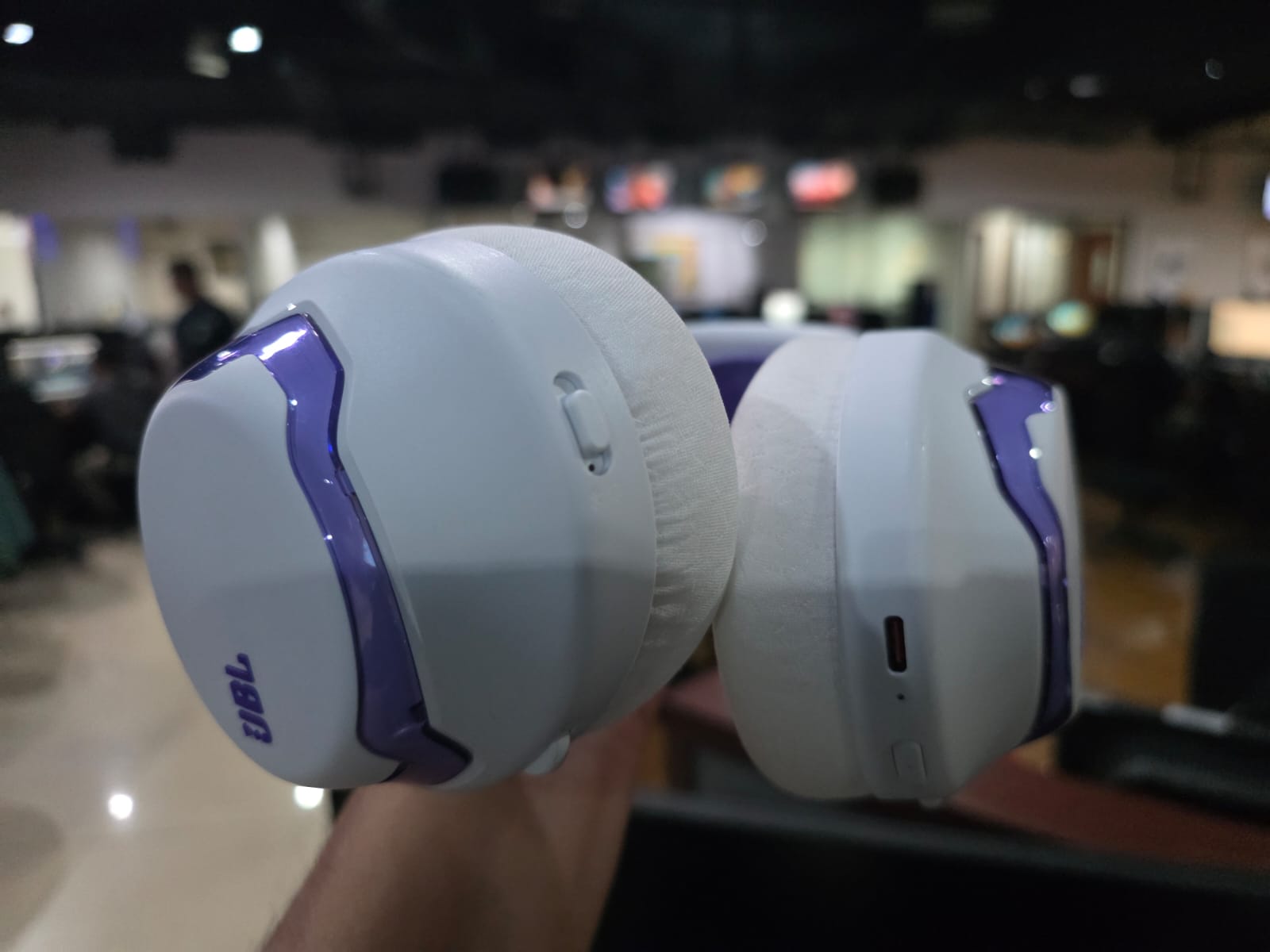 JBL Quantum 650, Headset Gaming Nirkabel, Modular, Keren