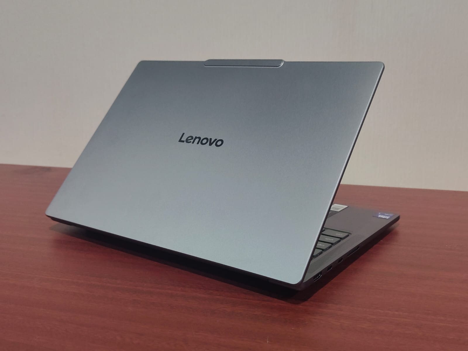 Mencoba Lenovo IdeaPad Pro 5i: Laptop AI OLED Kencang untuk Produktivitas