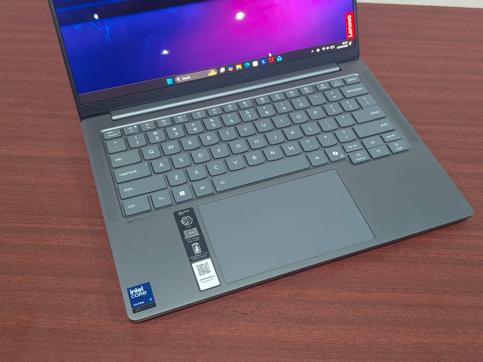 Mencoba Lenovo IdeaPad Pro 5i: Laptop AI OLED Kencang untuk Produktivitas