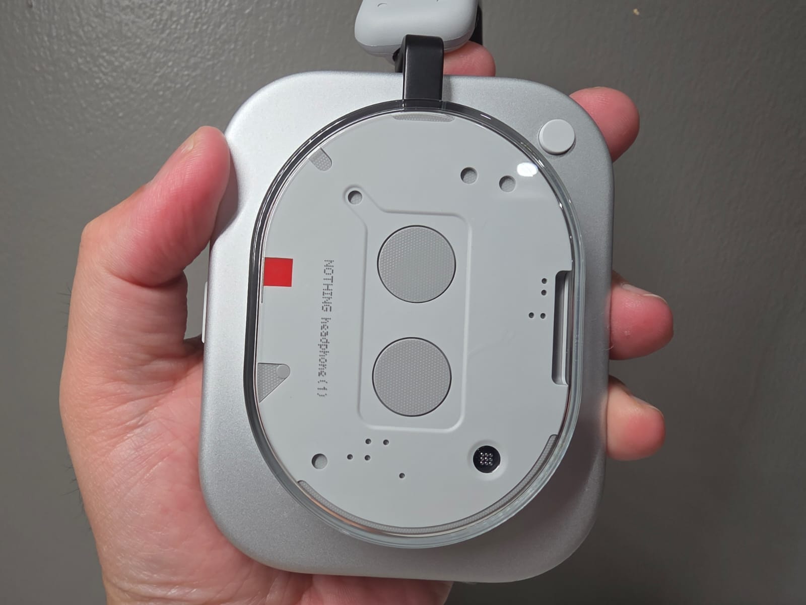 Nothing Headphone (1), Si Transparan Estetik yang Audionya Bagus