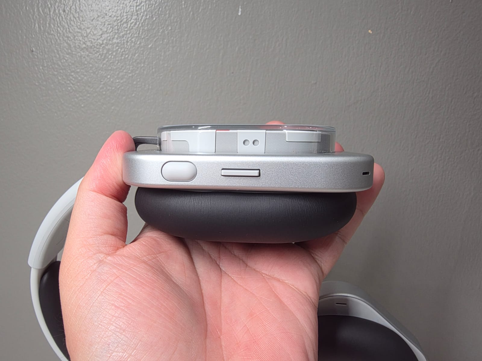 Nothing Headphone (1), Si Transparan Estetik yang Audionya Bagus