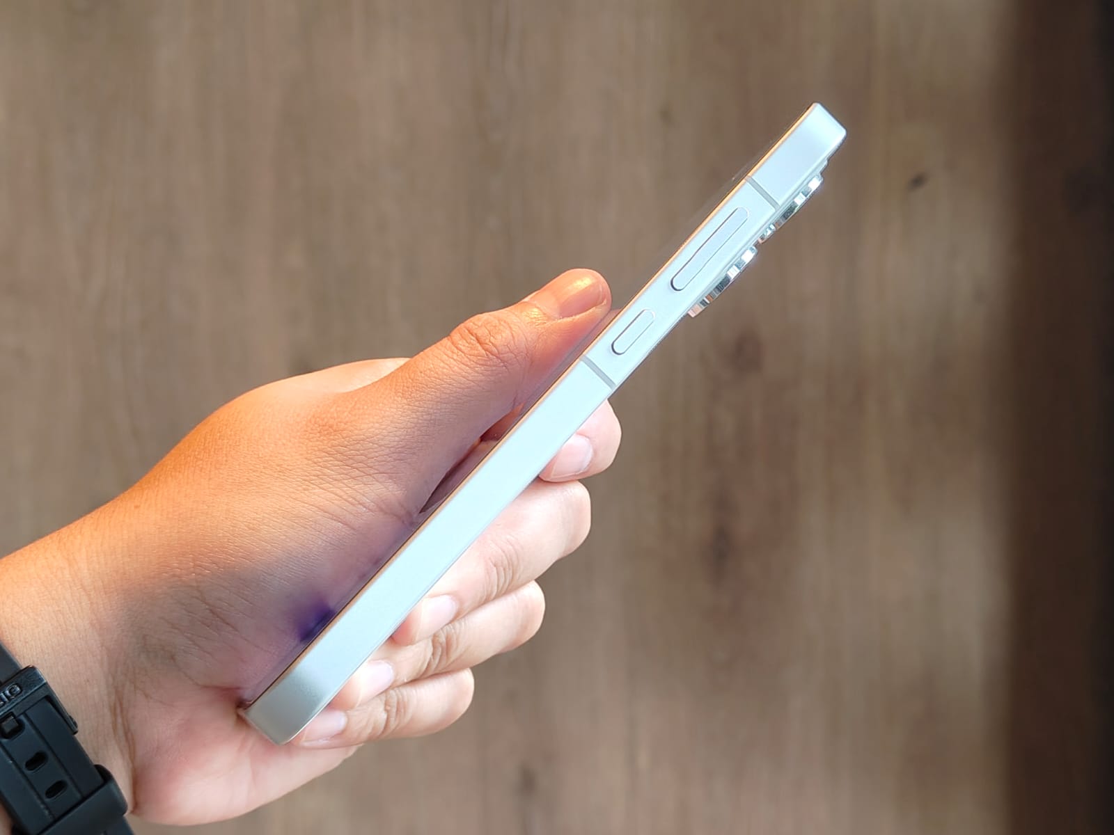 Review Oppo Reno16 5G, HP Ukuran Ringkas Tampilan Premium yang Minim Kekurangan
