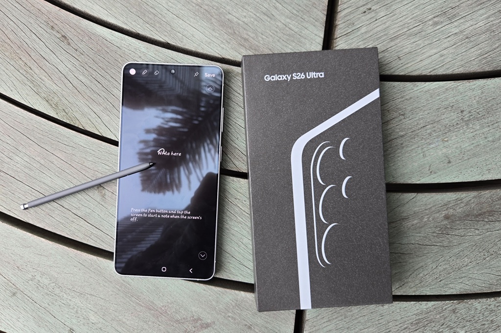 Menggenggam Samsung Galaxy S26 Ultra untuk Pertama Kali