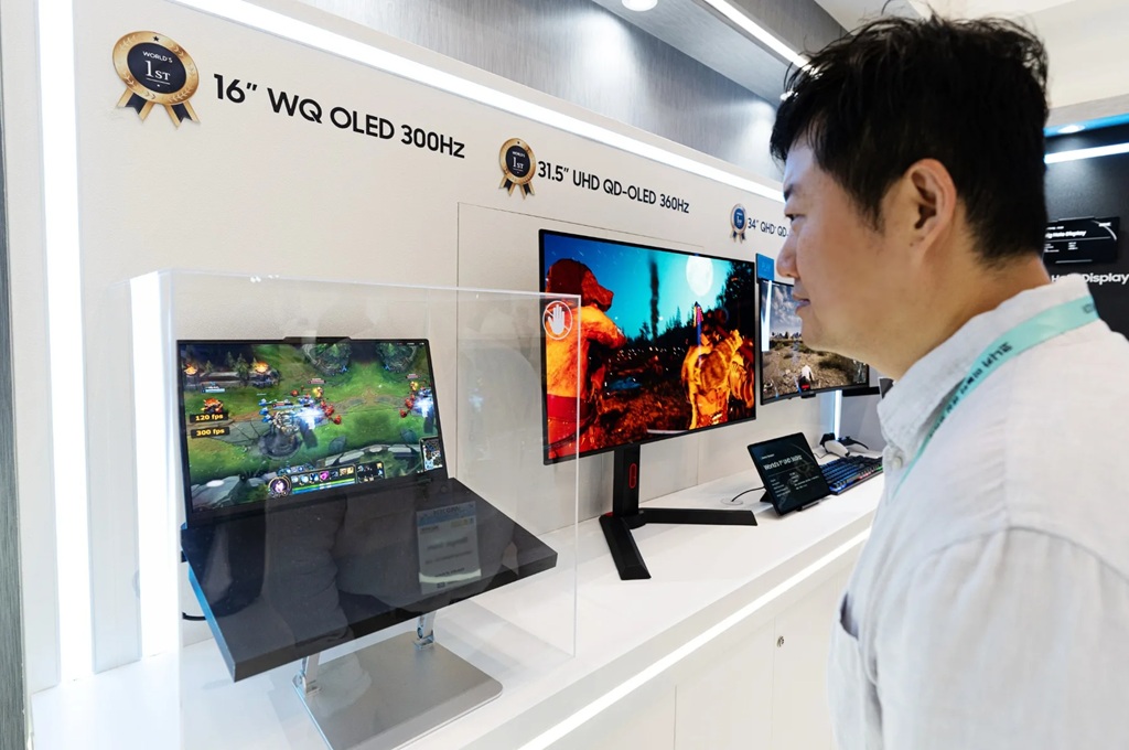 Samsung Pamerkan OLED Laptop 300Hz