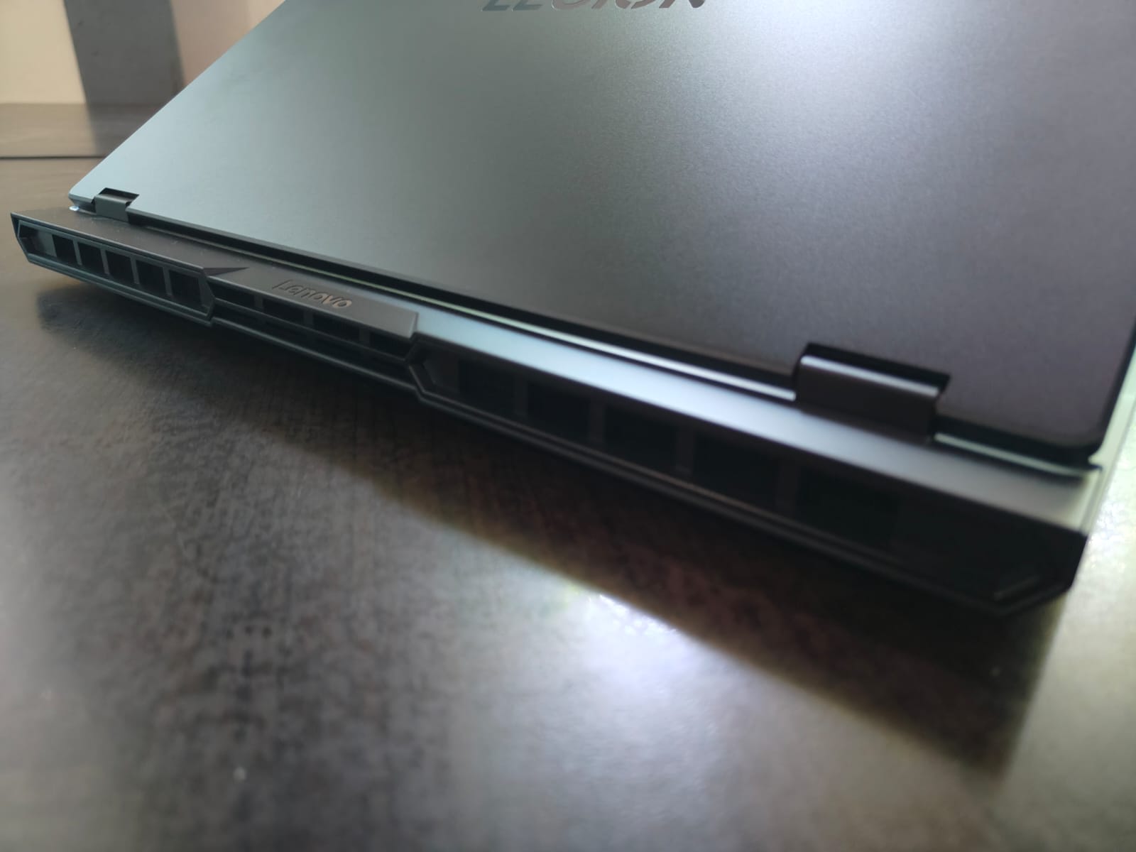 Menjajal Lenovo Legion Pro 5i 16IAX10: Laptop Gaming AI Kencang untuk Gaming dan Kreator