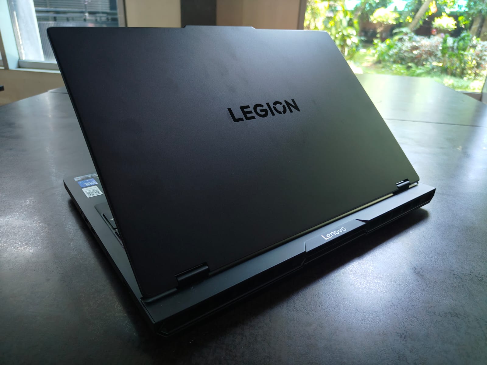 Menjajal Lenovo Legion Pro 5i 16IAX10: Laptop Gaming AI Kencang untuk Gaming dan Kreator