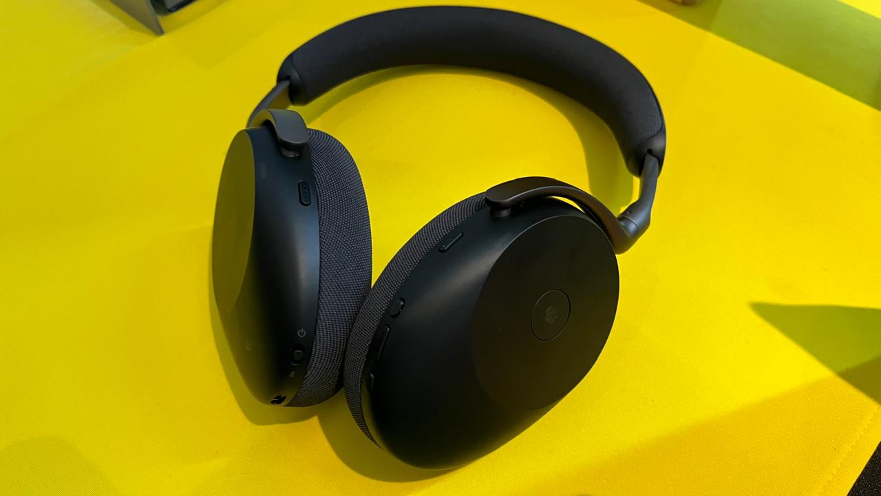 Jabra Evolve3 Resmi Hadir, Headset Kerja Hybrid Mulai Rp9 Jutaan