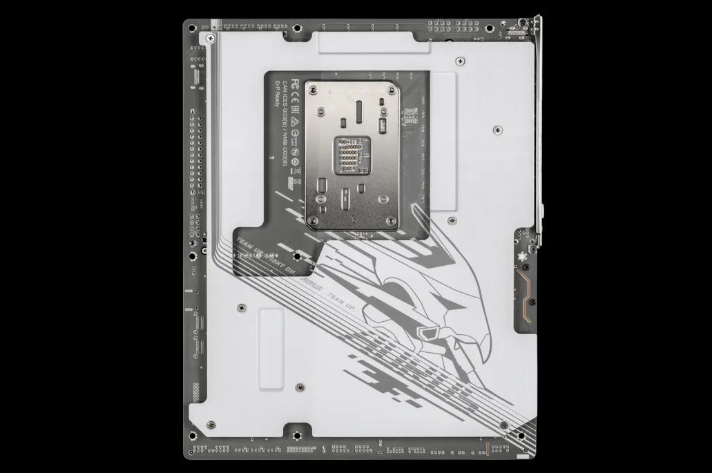 Gigabyte X870E Aorus Pro X3D Ice, Serba All-White Buas