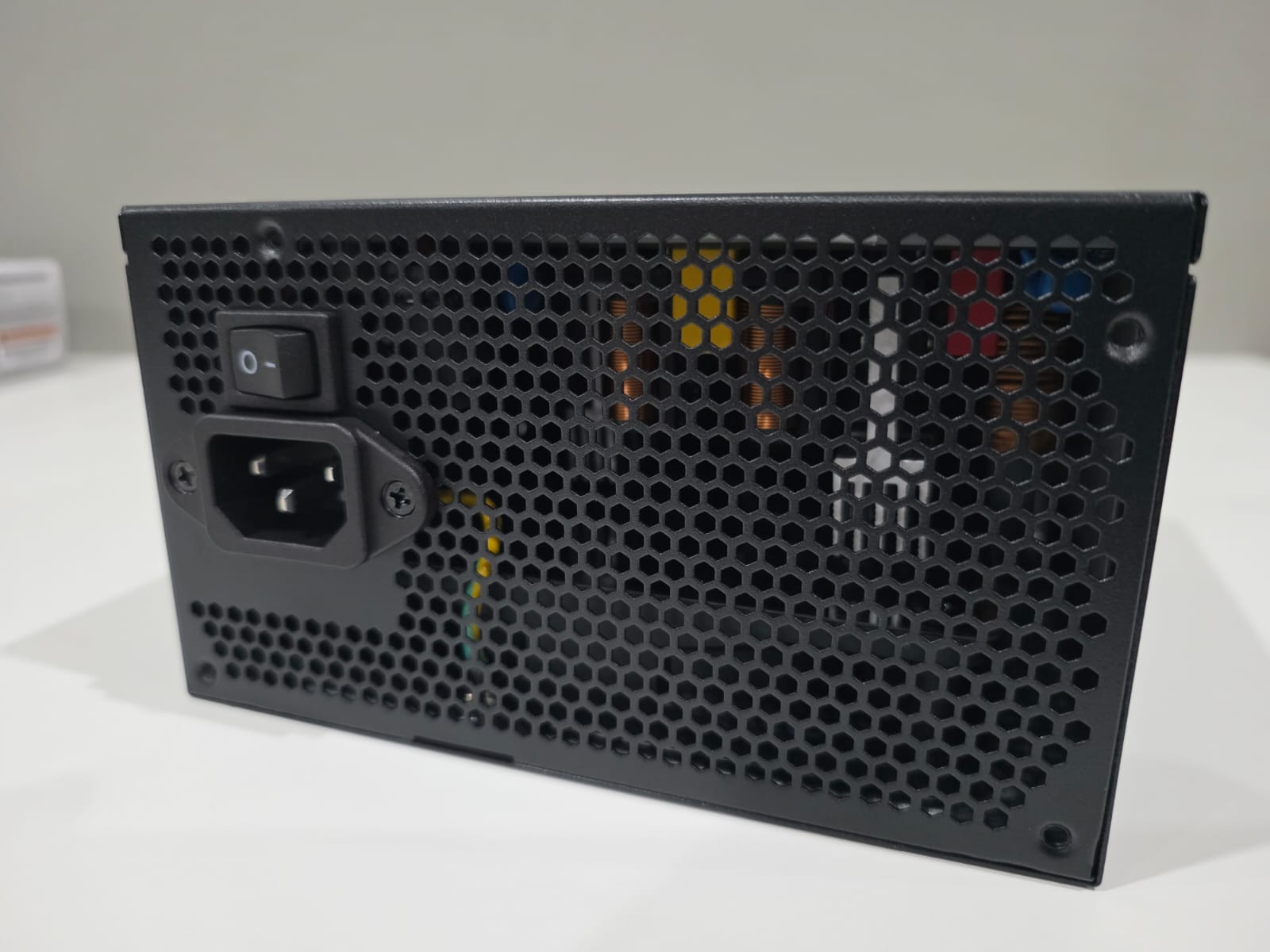 Xeron Max P850B, Performa ATX 3.1 dan Kapasitor Jepang Buat PC Mainstream
