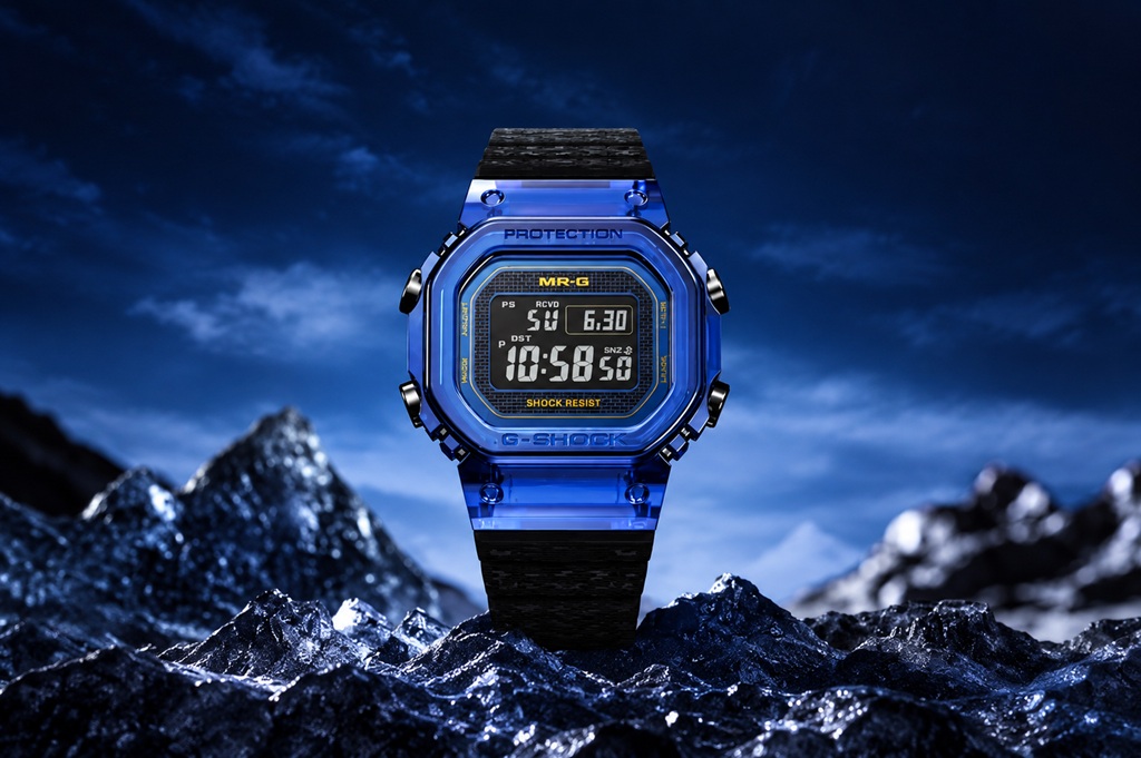 casio-g-shock-mrg-d5000-Midnight Blue G-Shock on Icy Peaks