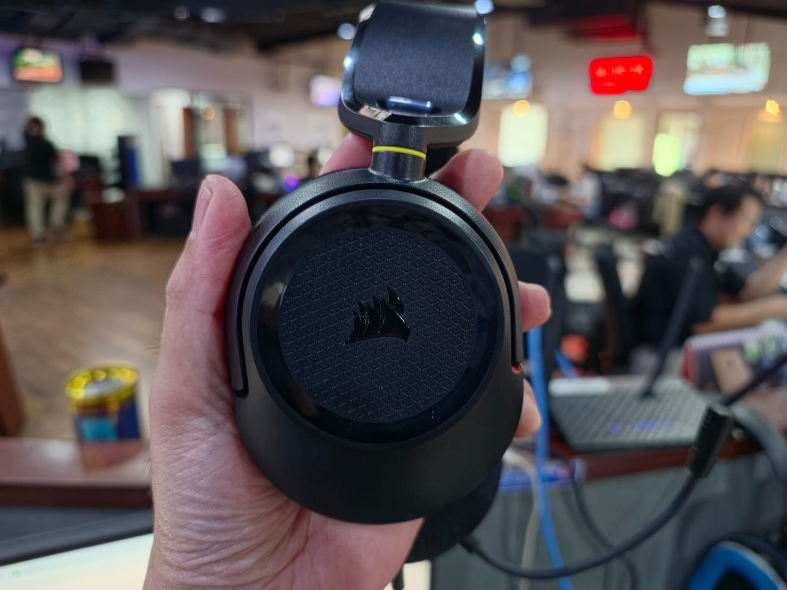 corsairhs35v3w_3