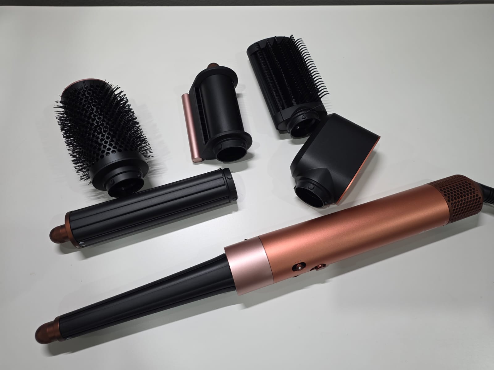 Dyson Airwrap i.d. Amber Silk, Hadiah Valentine Paling Spesial