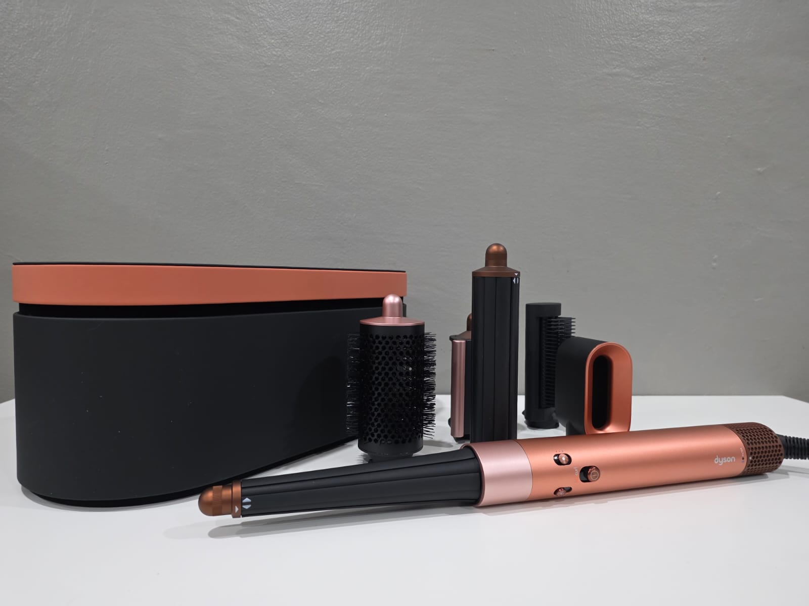 Dyson Airwrap i.d. Amber Silk, Hadiah Valentine Paling Spesial