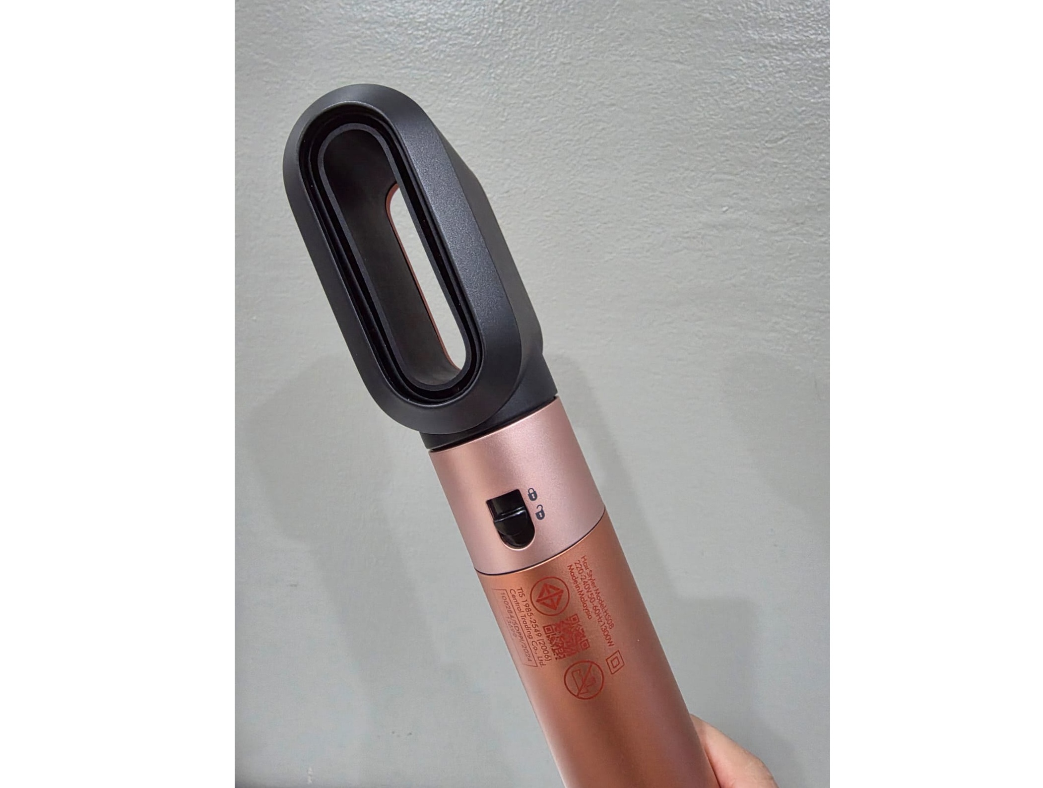 Dyson Airwrap i.d. Amber Silk, Hadiah Valentine Paling Spesial