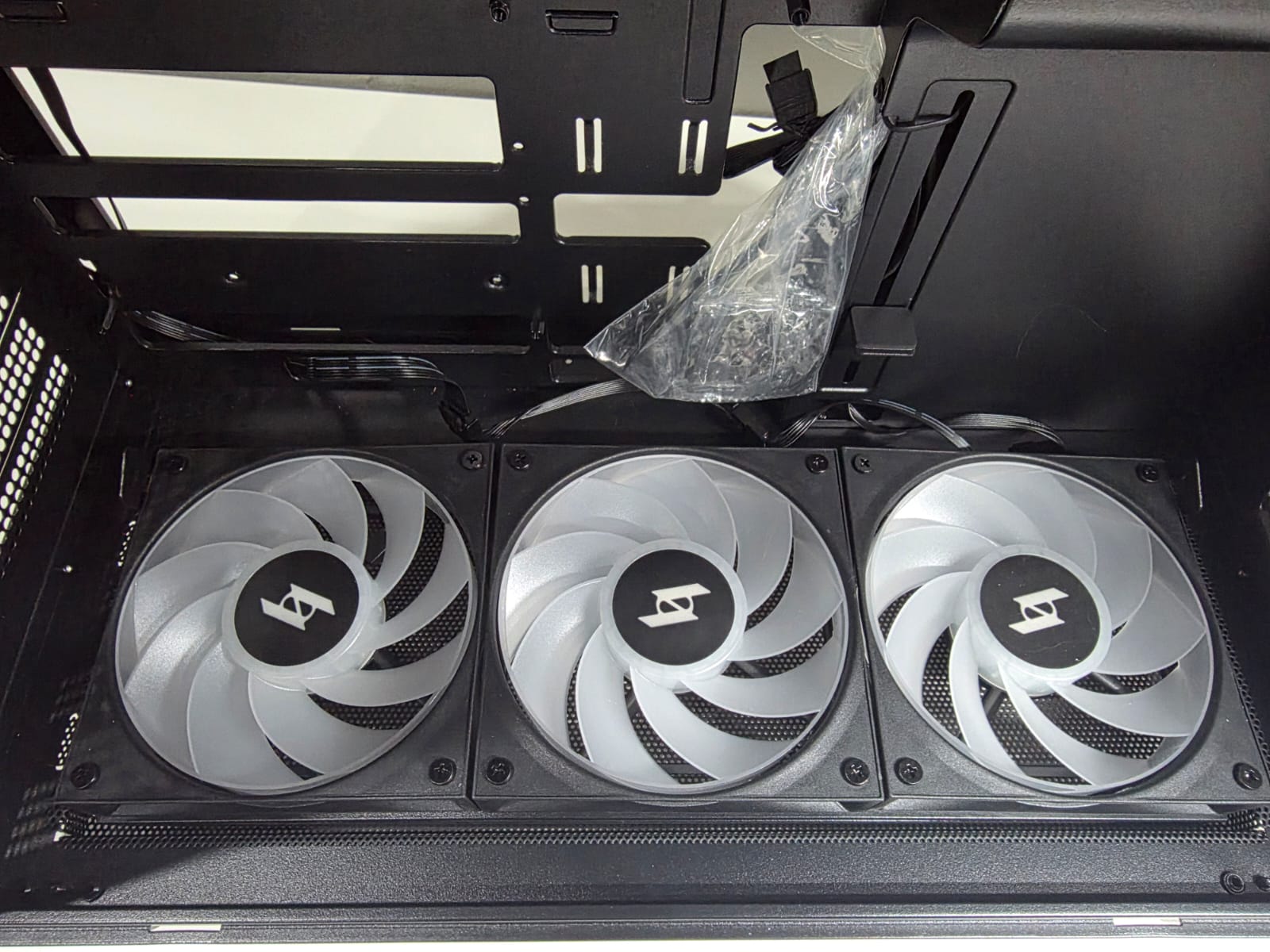 Gamemax Nex C53 Panoramic, Daya Tawarnya Menarik