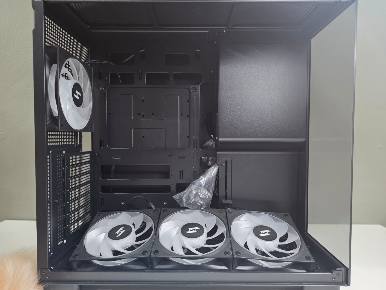 Gamemax Nex C53 Panoramic, Daya Tawarnya Menarik