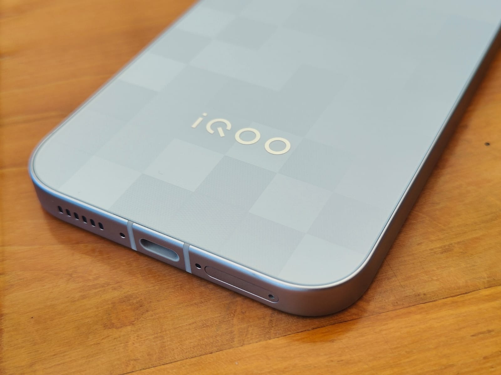 Review iQoo 15R, Baterai Besar dan Spek Gaming Tinggi di Rp7 Jutaan