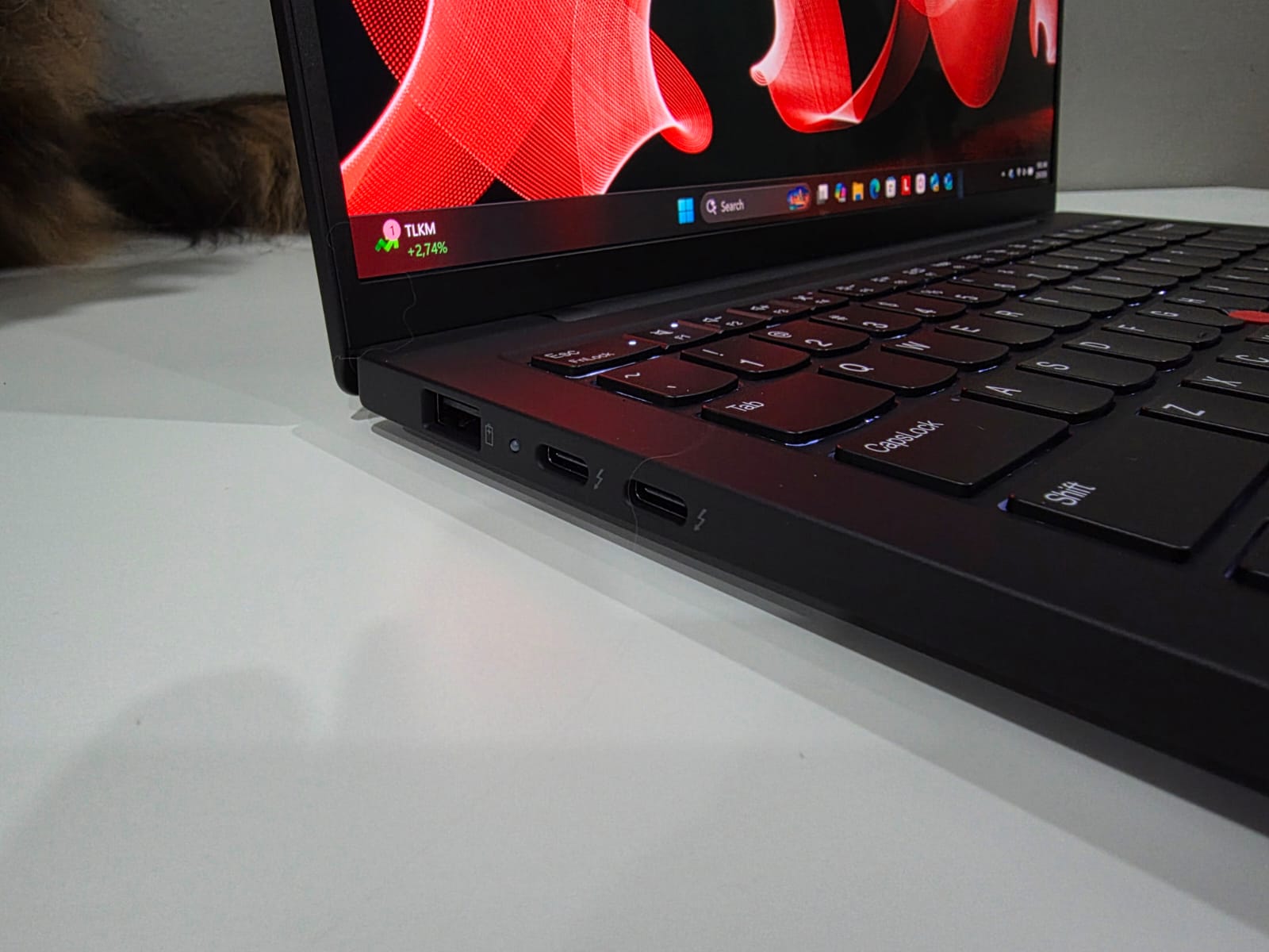 Lenovo ThinkPad X1 Carbon, Raja Ultrabook Bisnis