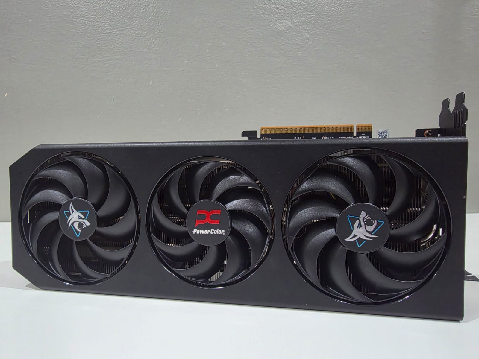 PowerColor Hellhound Radeon RX 9070 XT 16GB, Sang Penjaga Dingin RDNA 4
