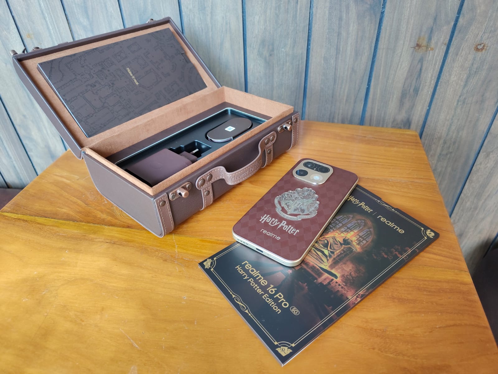realme 16 Pro 5G_Harry Potter Edition (2)