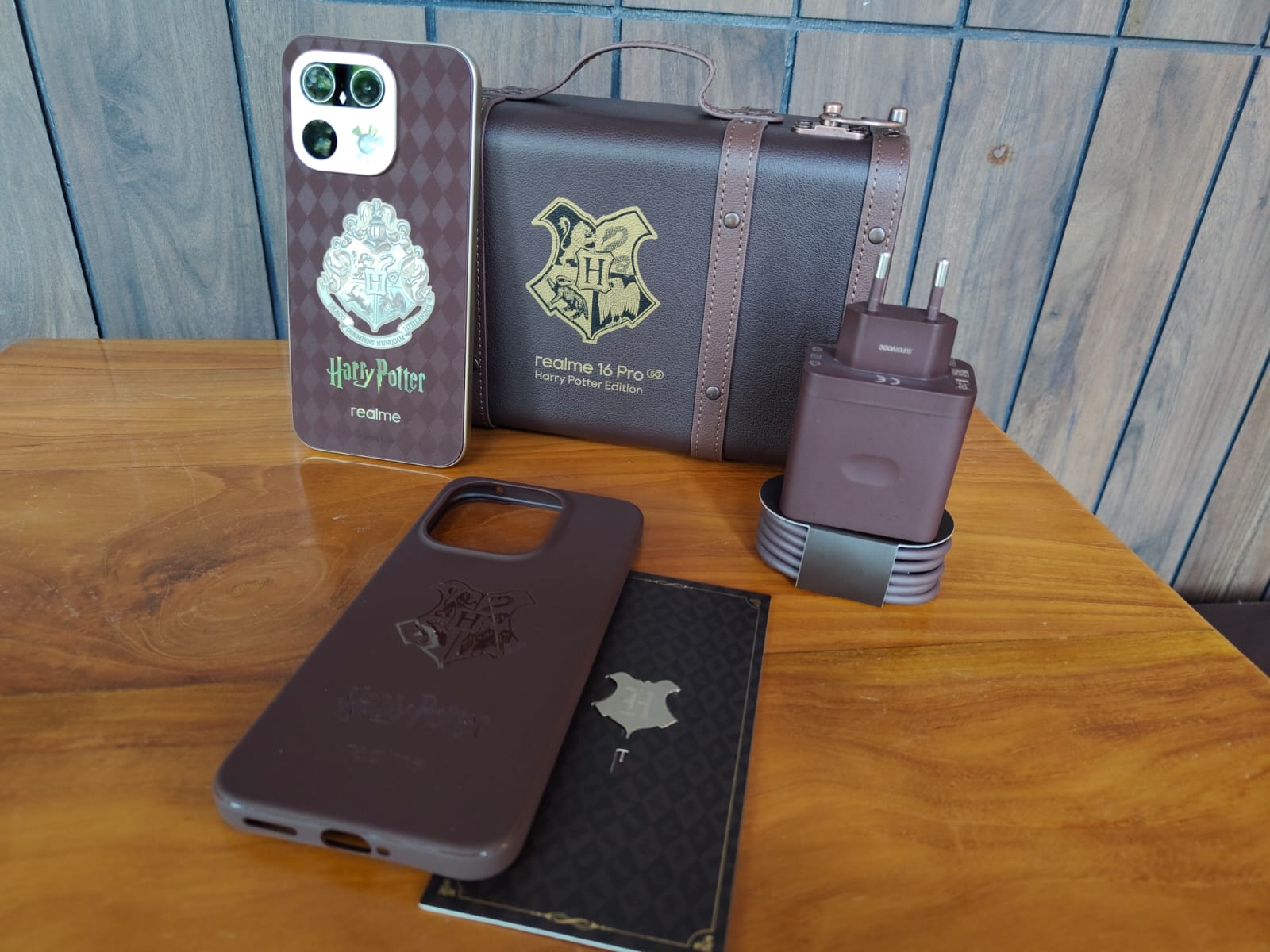 realme 16 Pro 5G_Harry Potter Edition (7)