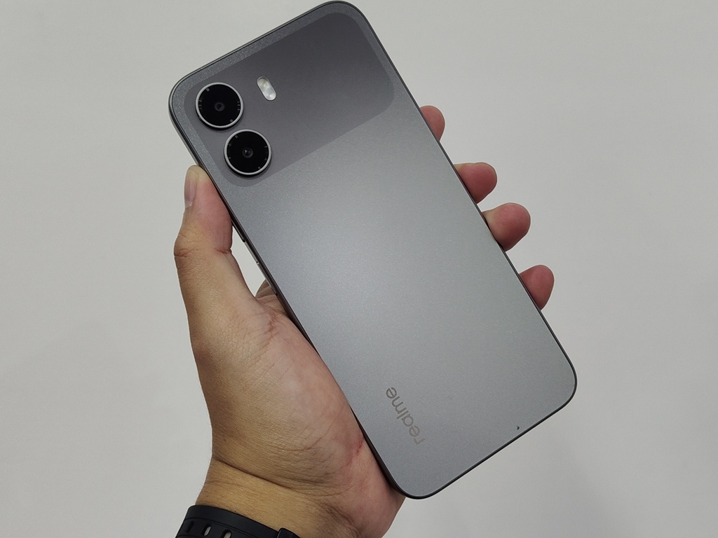 Review realme P4 Lite, HP Baterai 7000 mAh Kurang dari Rp2 Juta yang Harus Dilirik!