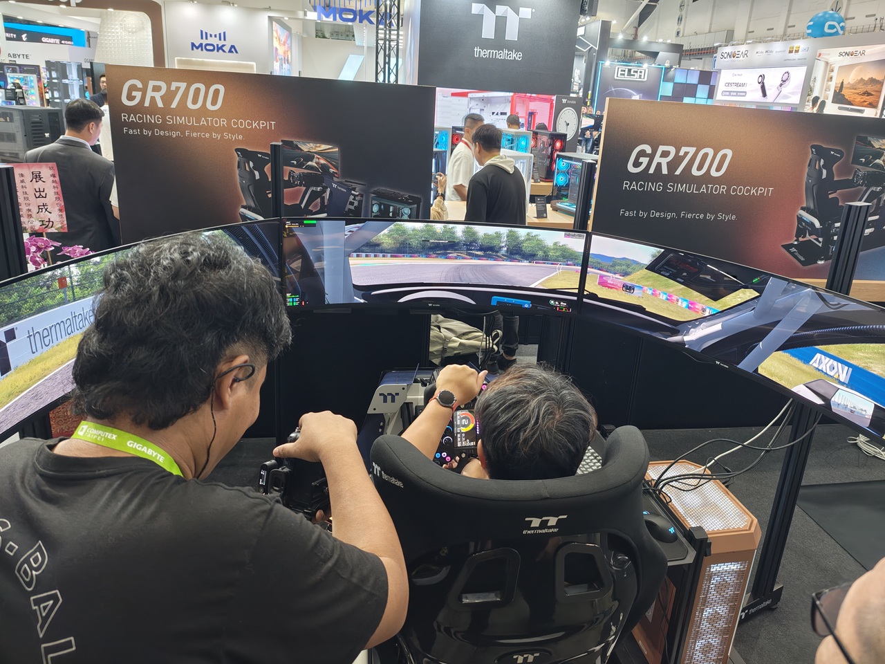 Super Serius! Ini Jajaran Sim Racing Semua Segmen Punya Thermaltake
