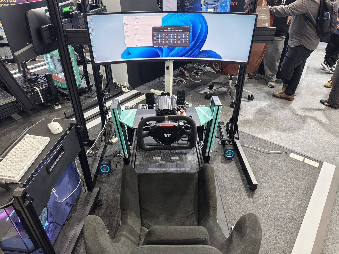 Super Serius! Ini Jajaran Sim Racing Semua Segmen Punya Thermaltake