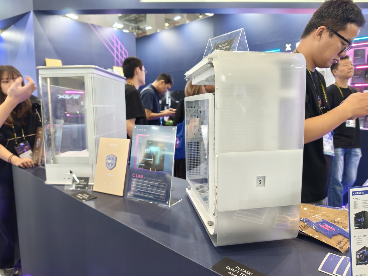 Debut, Xeron Bawa Casing Flagship dan Pendingin Liquid Metal