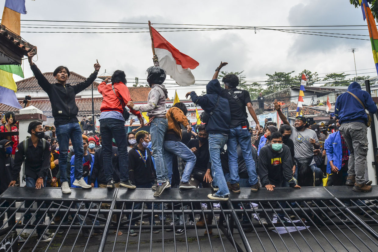 Demo Tolak Uu Cipta Kerja Di Tasik Ricuh